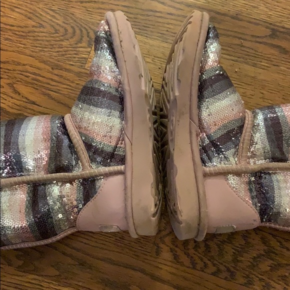 Girl sequin Uggs size 1 - Picture 4 of 6